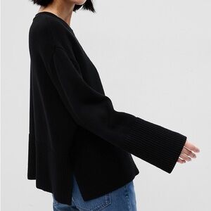 GAP Black Women's 100% cotton Crew Neck Sweater